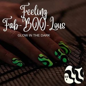 5/$50 Color Street Feeling Fab-boo-lous Halloween Glow in the Dark Nail Strips